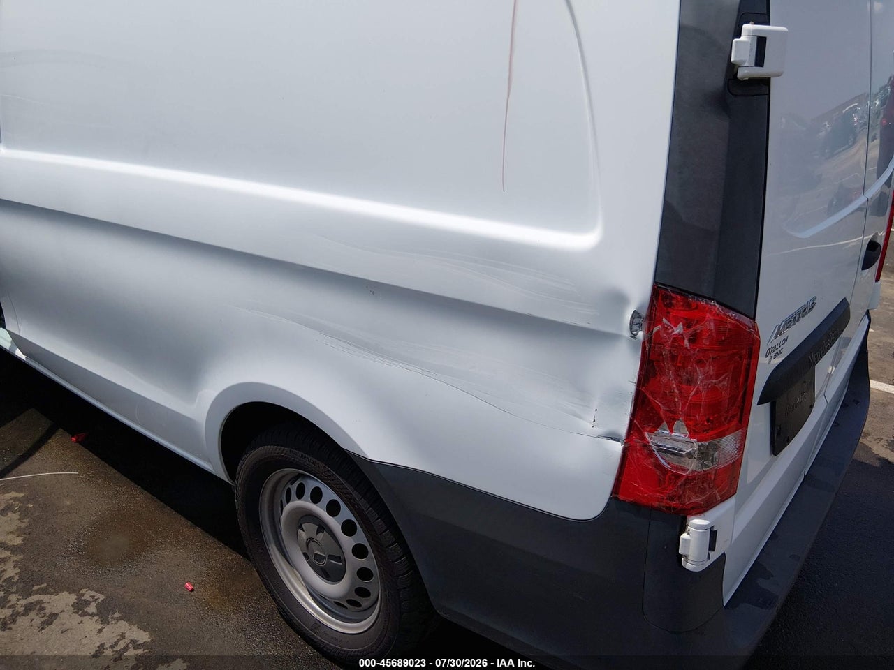 2017 MERCEDES-BENZ METRIS · 6/11