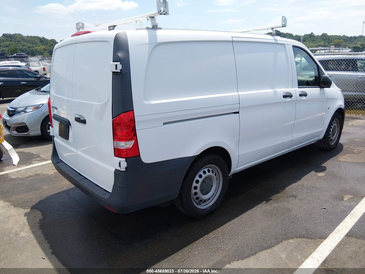 2017 MERCEDES-BENZ METRIS · 4/11