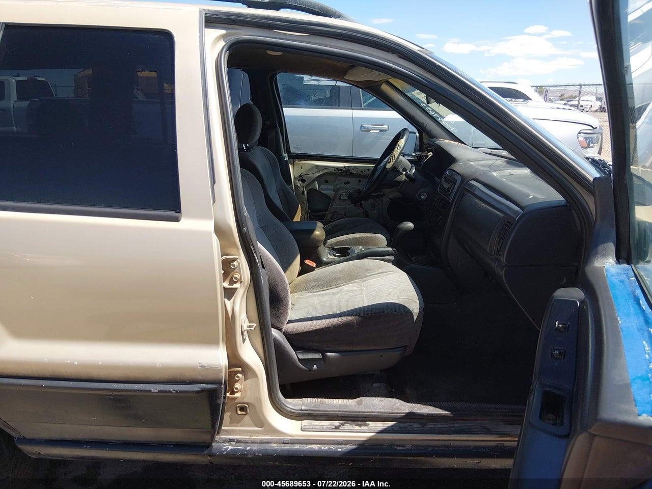 2000 JEEP GRAND CHEROKEE LAREDO · 5/11