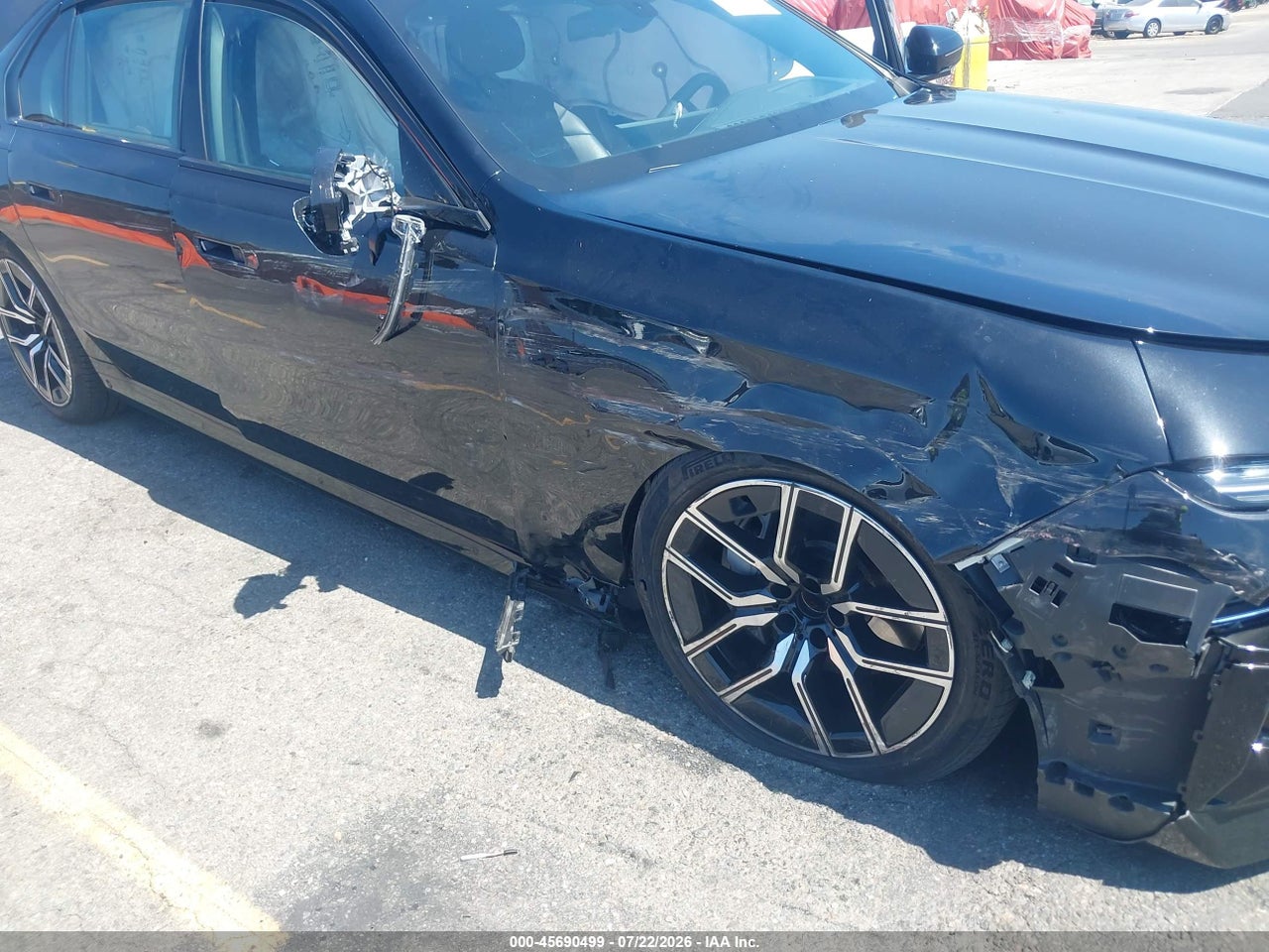 2025 BMW 740I   · 6/11