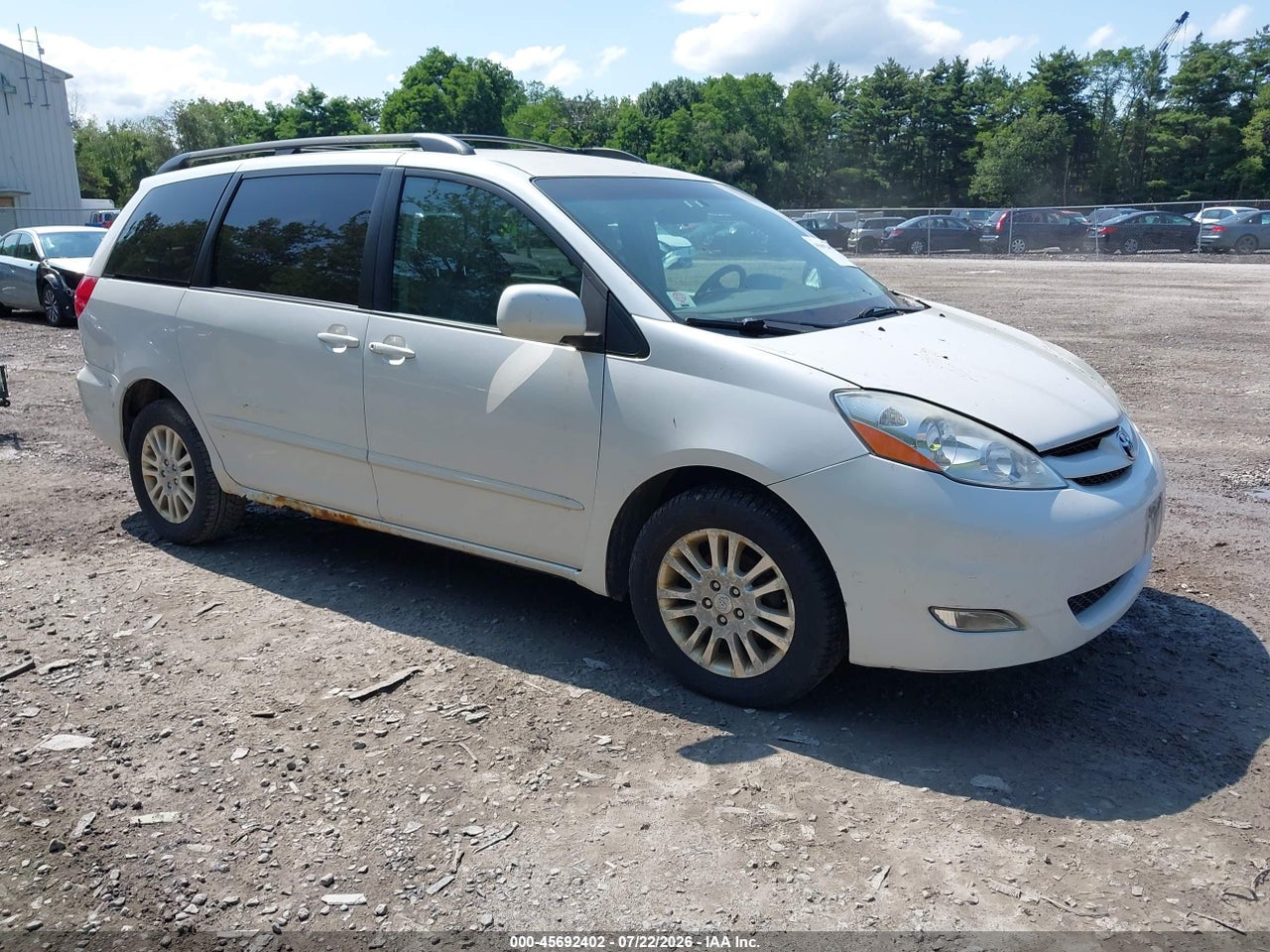 5TDBK22C27S****** · 2007 TOYOTA SIENNA XLE