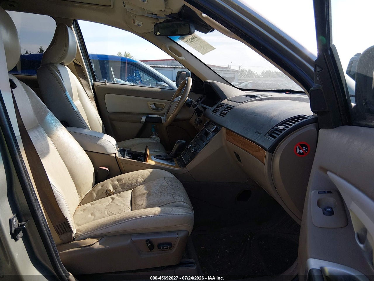 YV4CZ982681****** · 2008 VOLVO XC90 3.2 · 5/11