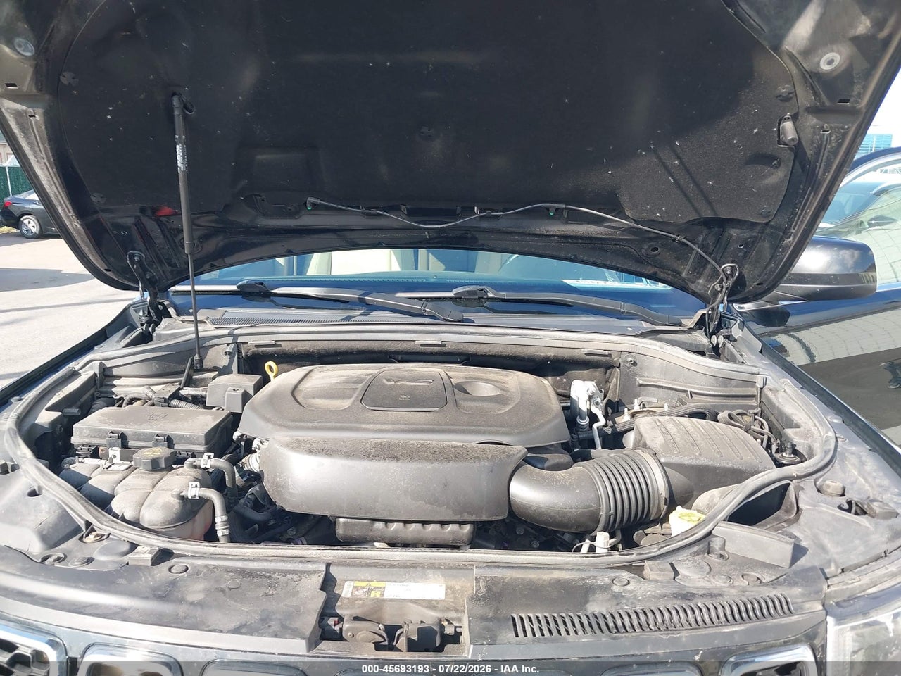 1C4RJFAG8KC****** · 2019 JEEP GRAND CHEROKEE LAREDO E 4X4 · 10/11