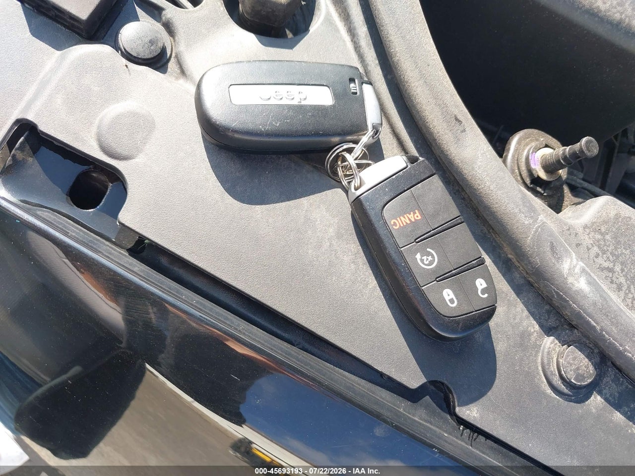 1C4RJFAG8KC****** · 2019 JEEP GRAND CHEROKEE LAREDO E 4X4 · 11/11