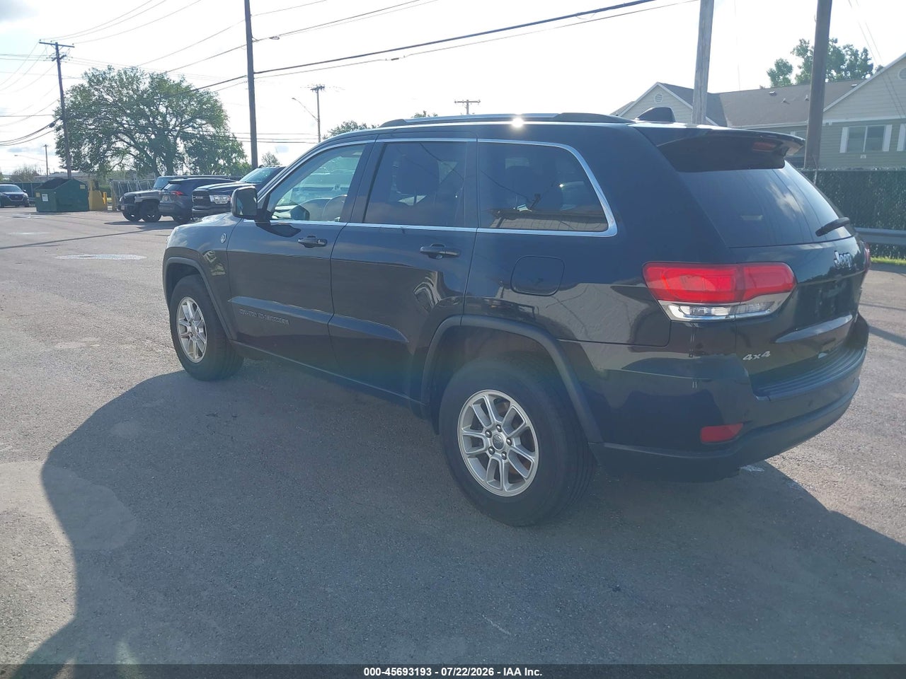 1C4RJFAG8KC****** · 2019 JEEP GRAND CHEROKEE LAREDO E 4X4 · 3/11