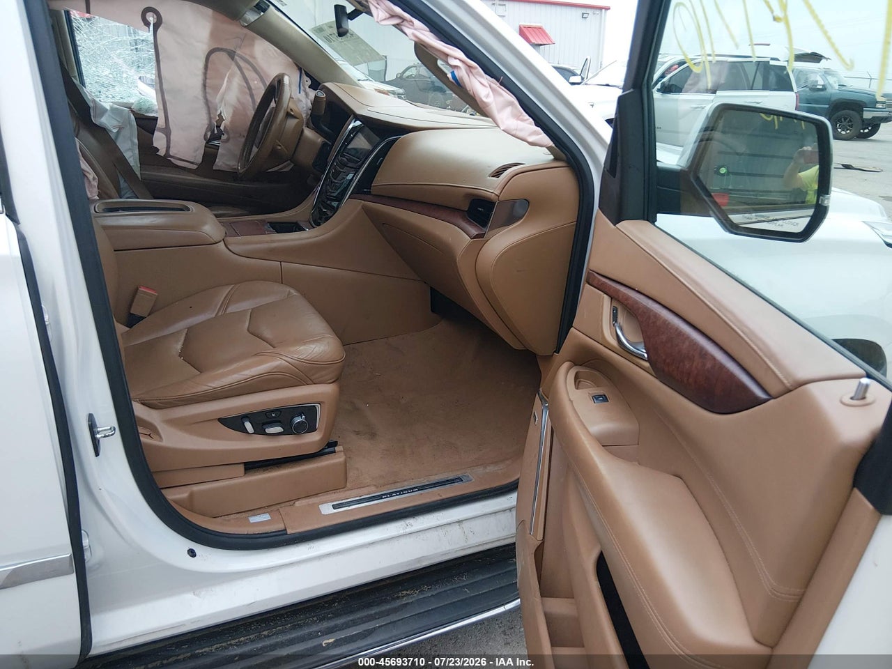 2016 CADILLAC ESCALADE PLATINUM · 5/11