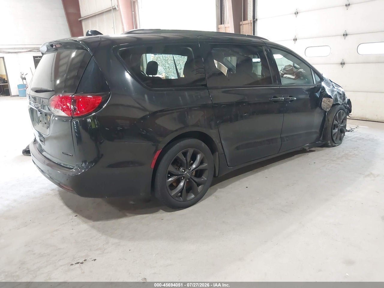 2020 CHRYSLER PACIFICA LIMITED · 4/11