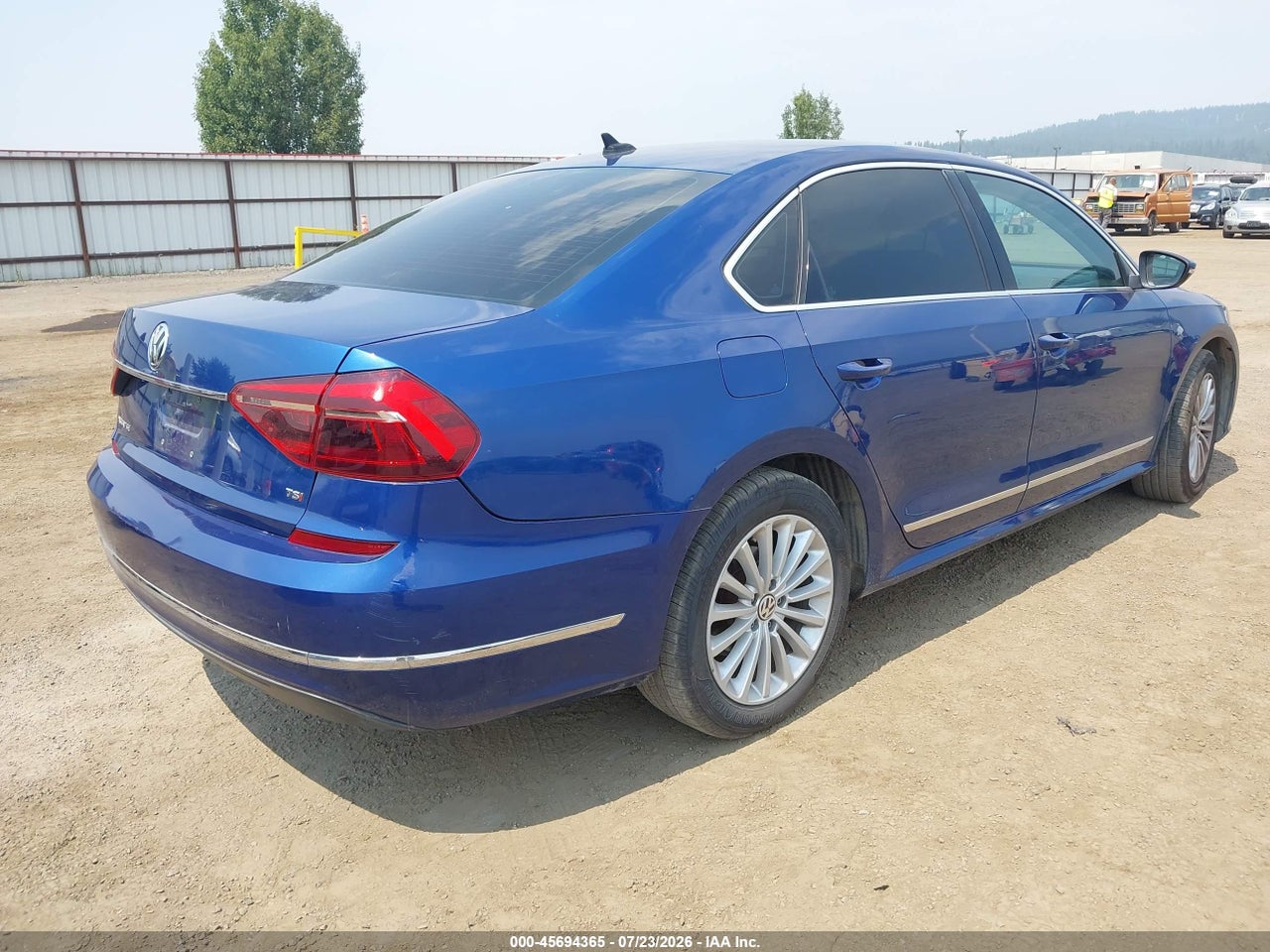 2017 VOLKSWAGEN PASSAT 1.8T SE · 4/11