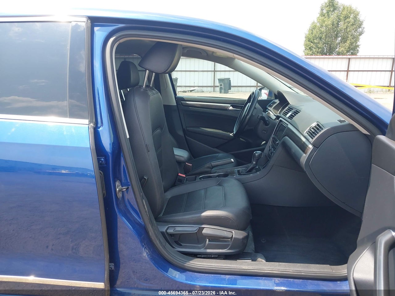 2017 VOLKSWAGEN PASSAT 1.8T SE · 5/11