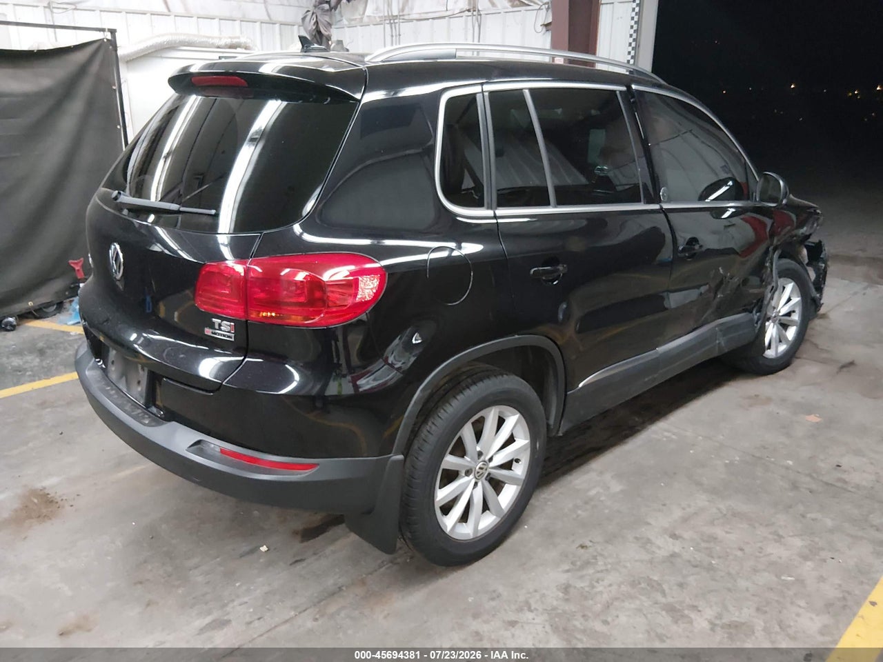 2017 VOLKSWAGEN TIGUAN 2.0T WOLFSBURG EDITION · 4/11