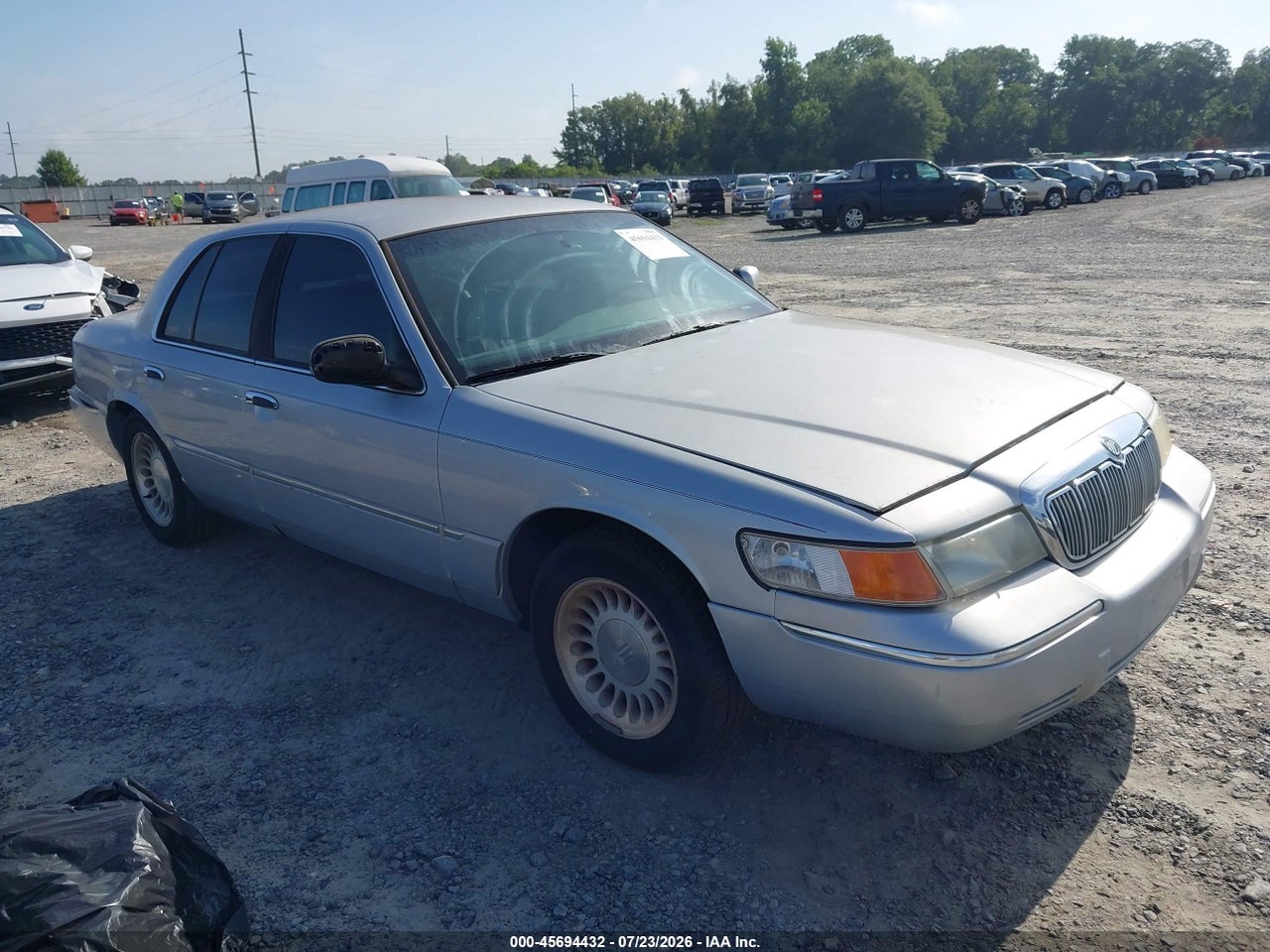 2MEFM75W31X****** · 2001 MERCURY GRAND MARQUIS LS