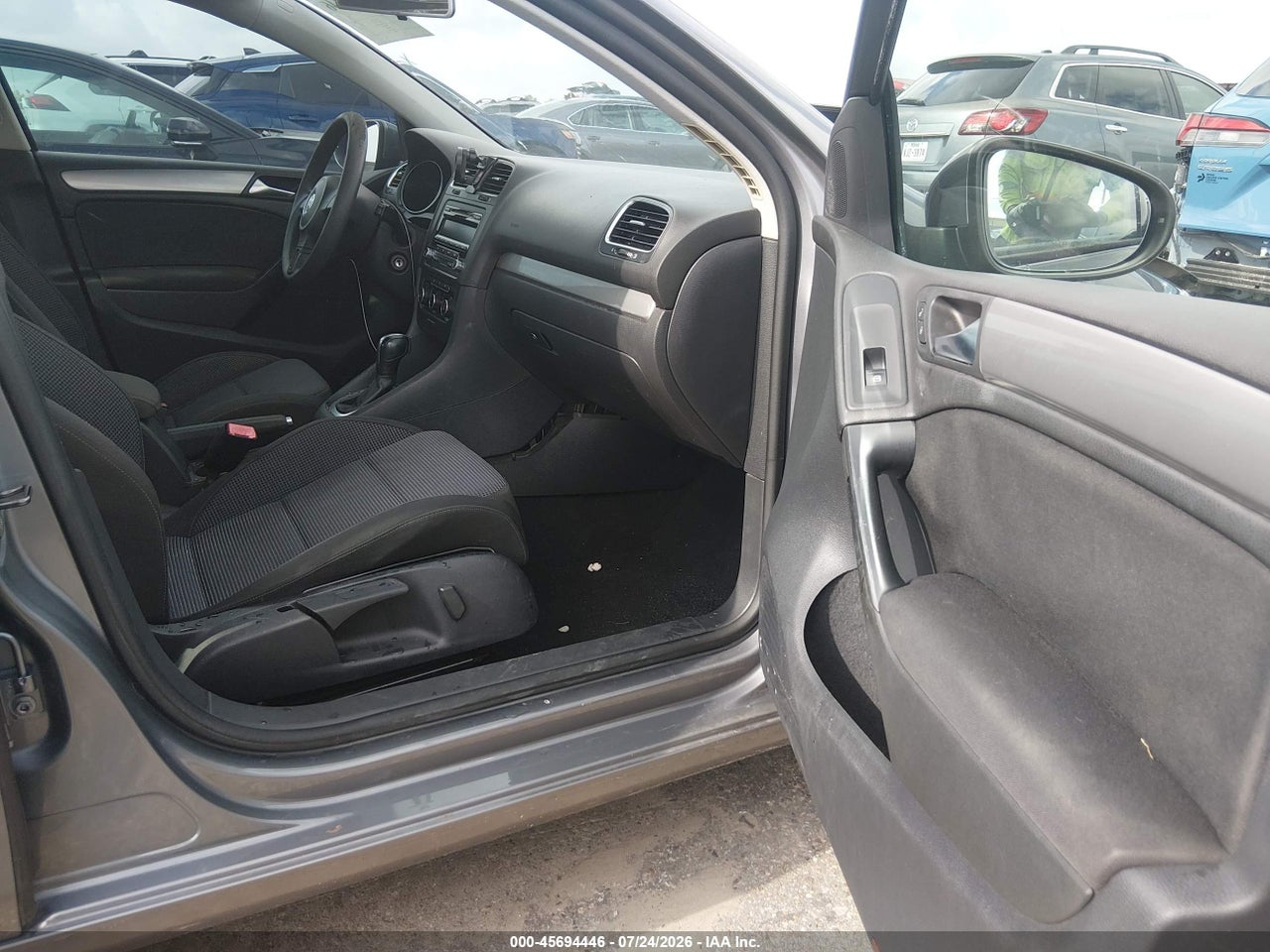 2012 VOLKSWAGEN GOLF 2.5L 4-DOOR · 5/11
