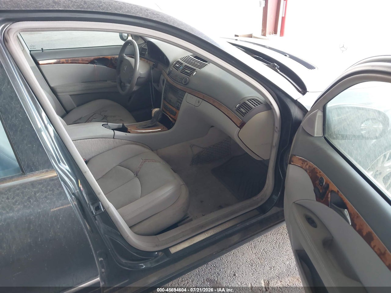 2003 MERCEDES-BENZ E 320 · 5/11