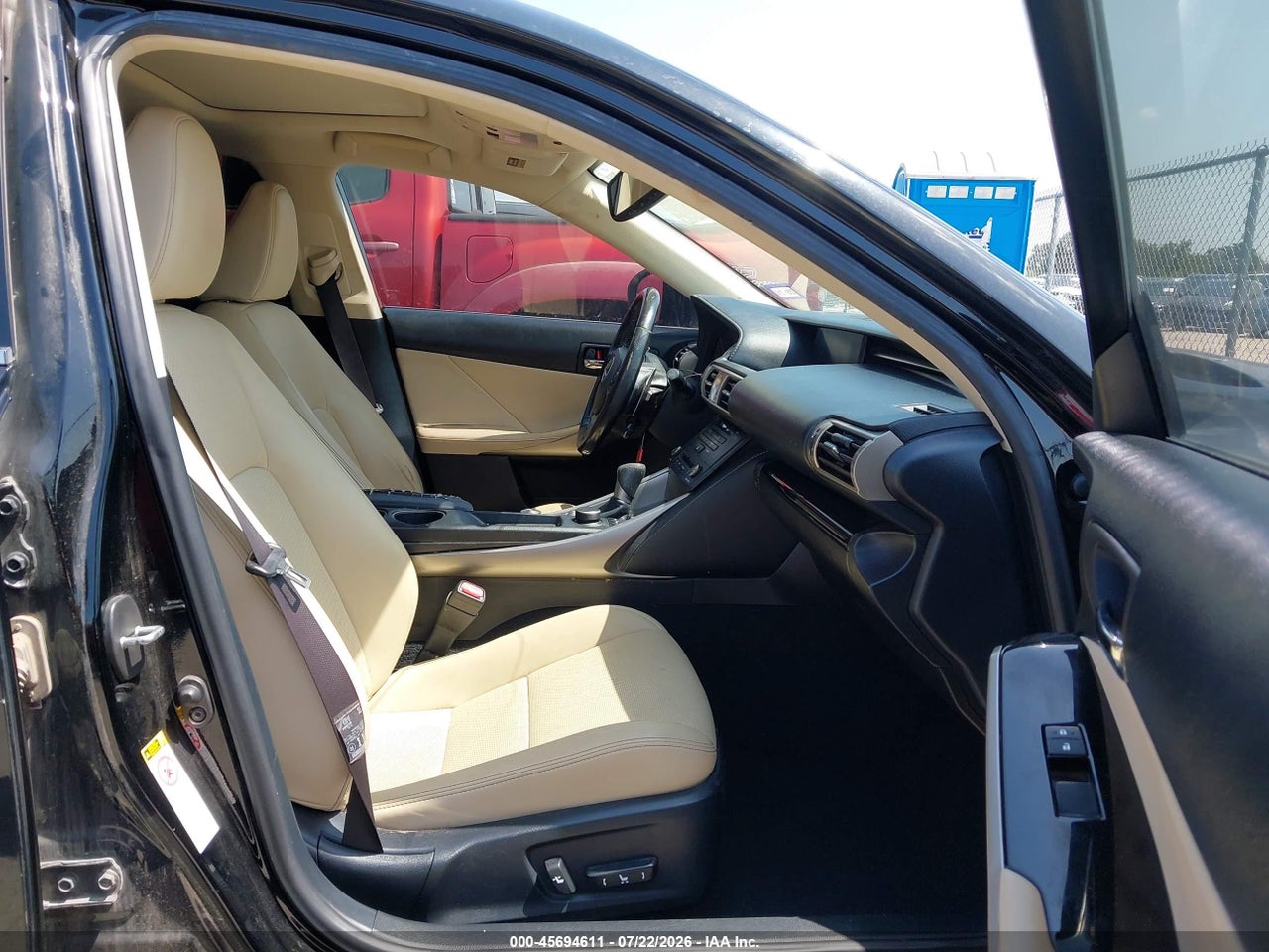 2016 LEXUS IS 200T   · 5/11