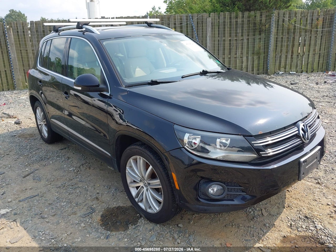WVGBV7AX8DW****** · 2013 VOLKSWAGEN TIGUAN SE