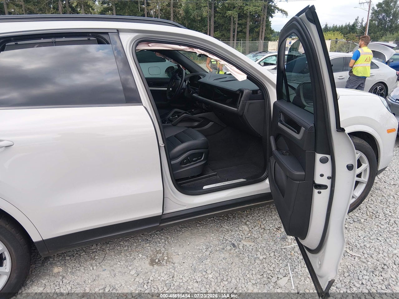 WP1AA2AY2RD****** · 2024 PORSCHE CAYENNE   · 5/11