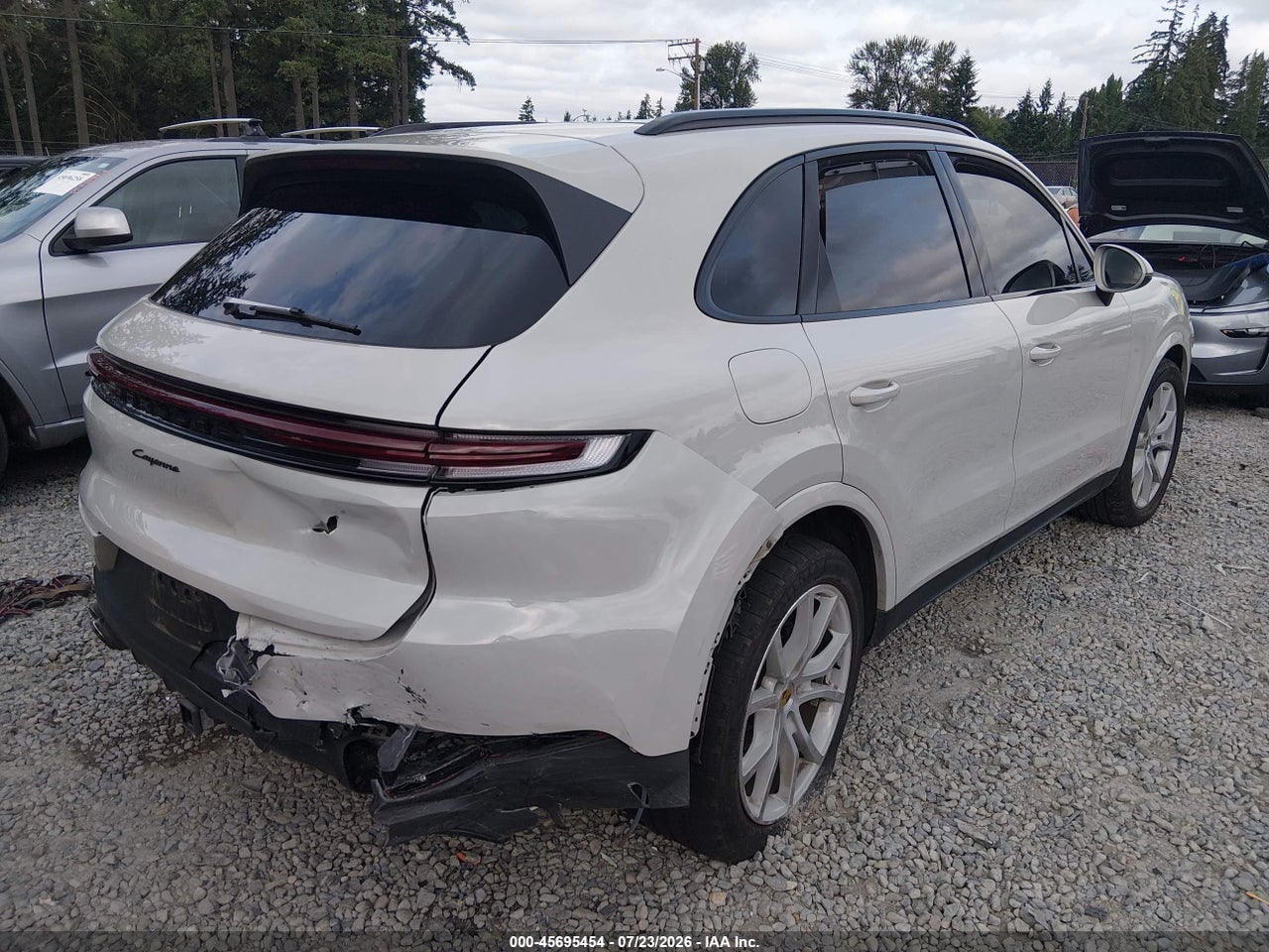 WP1AA2AY2RD****** · 2024 PORSCHE CAYENNE   · 4/11