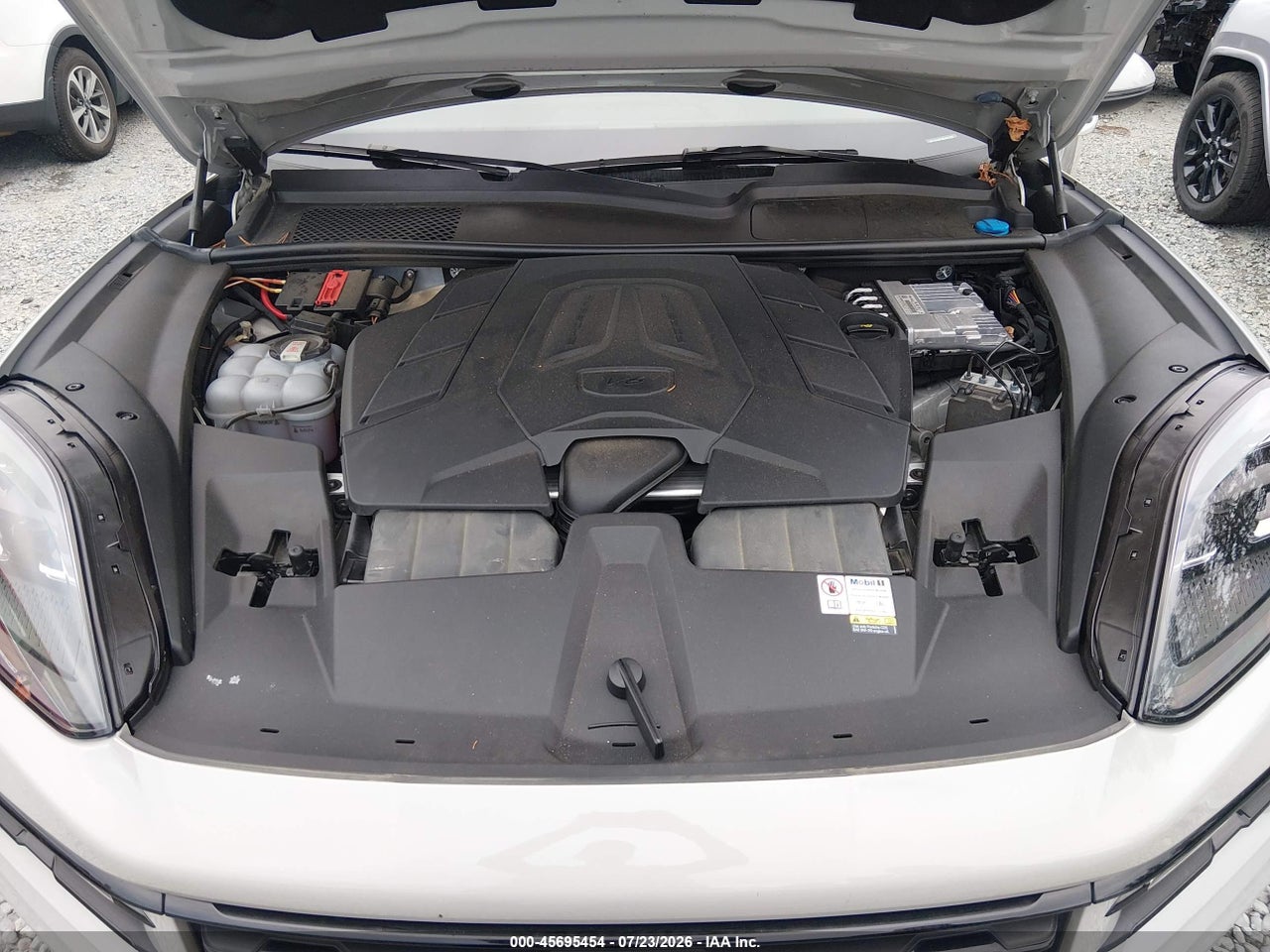 WP1AA2AY2RD****** · 2024 PORSCHE CAYENNE   · 10/11