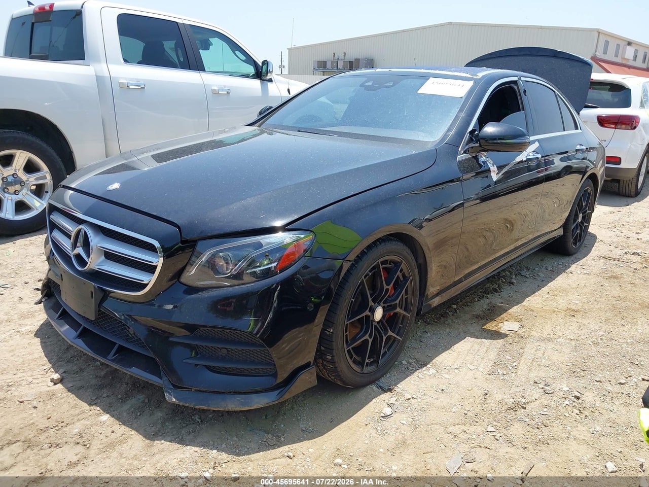 2017 MERCEDES-BENZ E 300 · 2/11