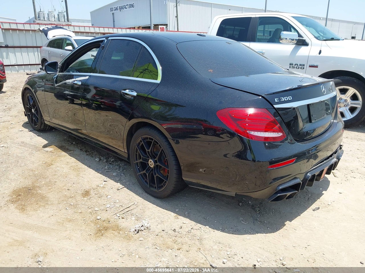 2017 MERCEDES-BENZ E 300 · 3/11