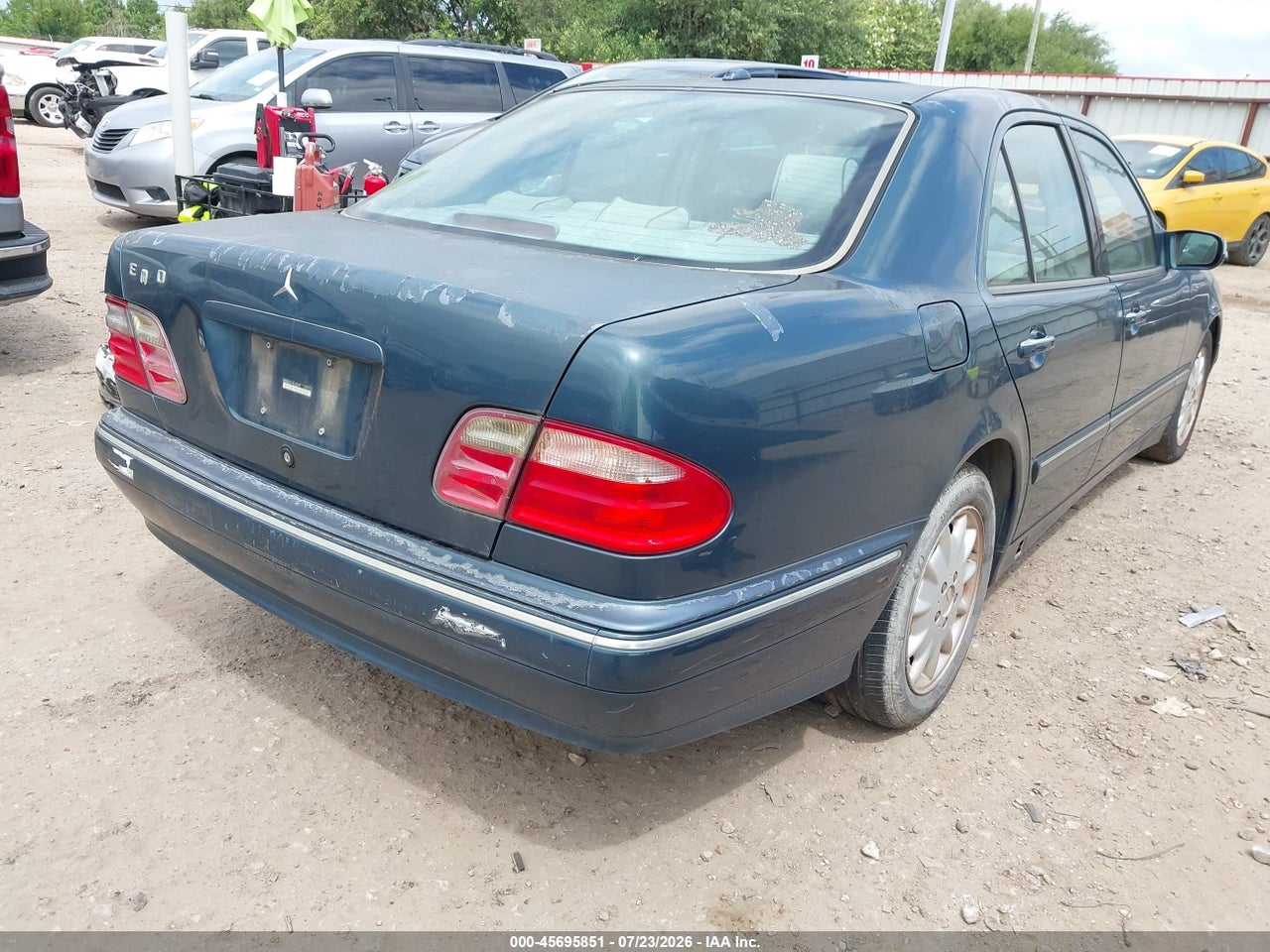 2000 MERCEDES-BENZ E 320 · 4/11