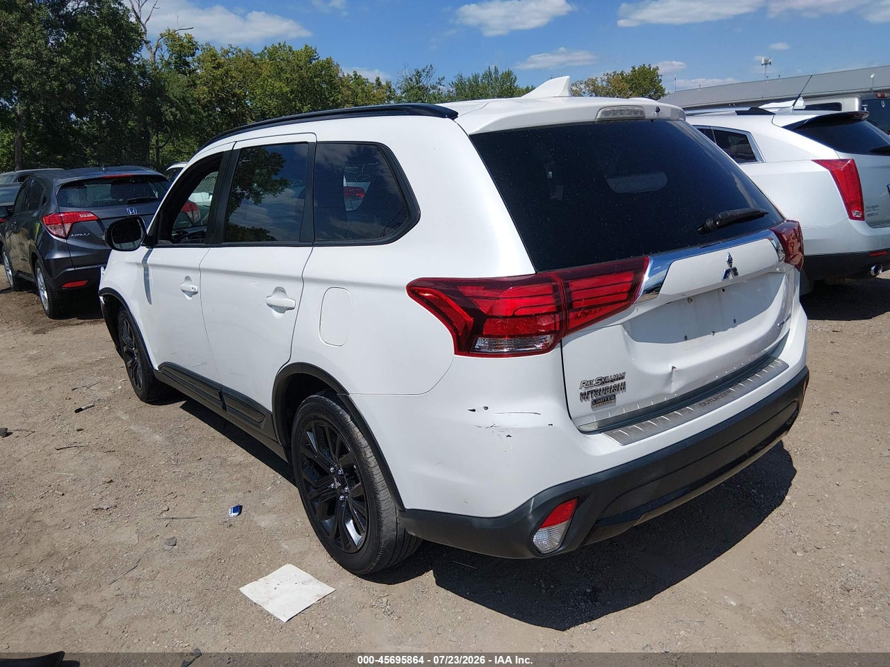 2018 MITSUBISHI OUTLANDER LE · 3/11