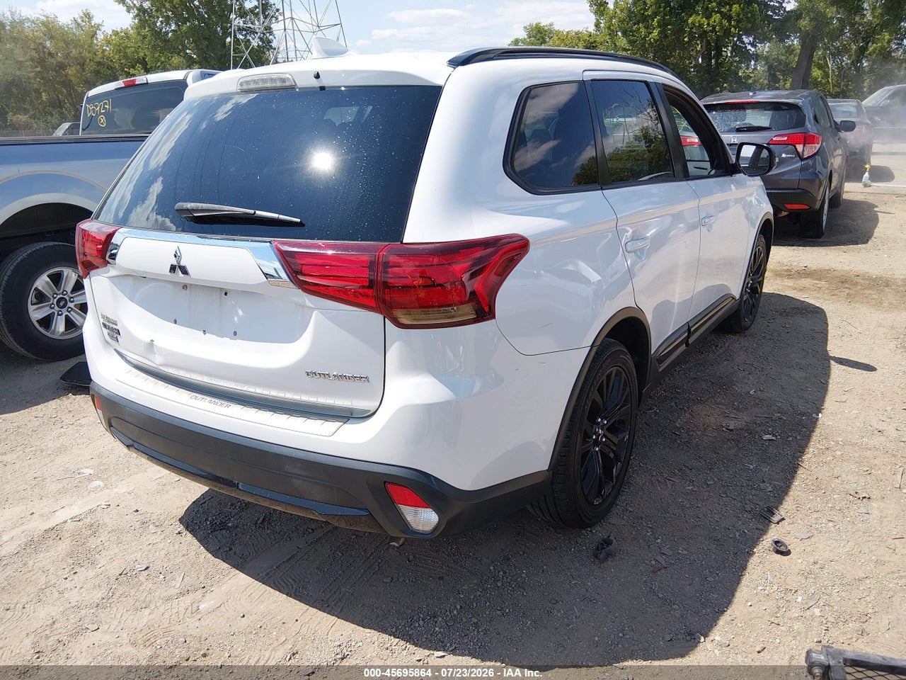 2018 MITSUBISHI OUTLANDER LE · 4/11
