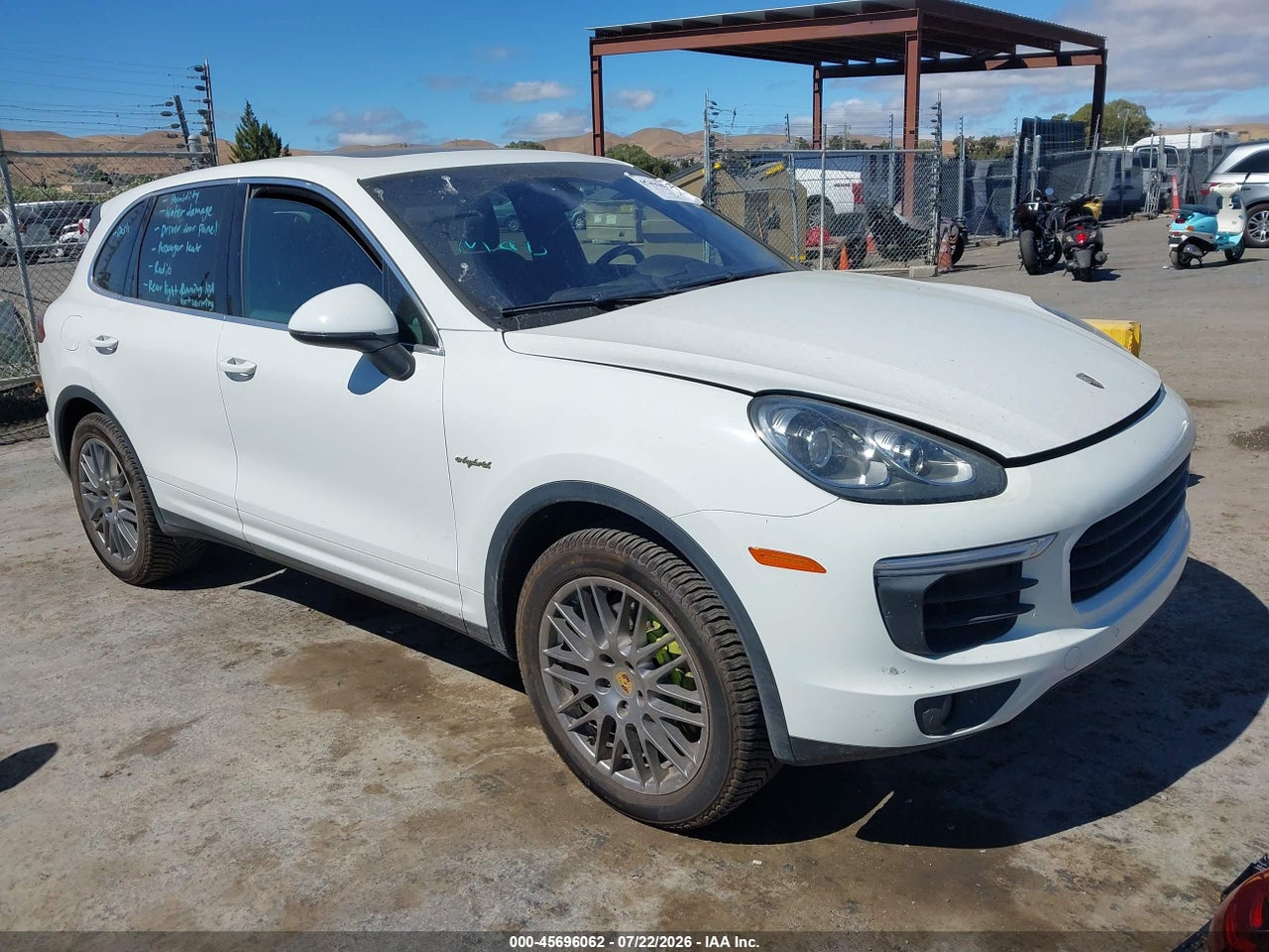 WP1AE2A21GL****** · 2016 PORSCHE CAYENNE E-HYBRID S