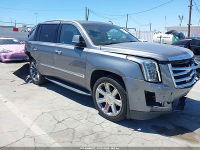 1GYS3BKJ0KR****** · 2019 CADILLAC ESCALADE LUXURY