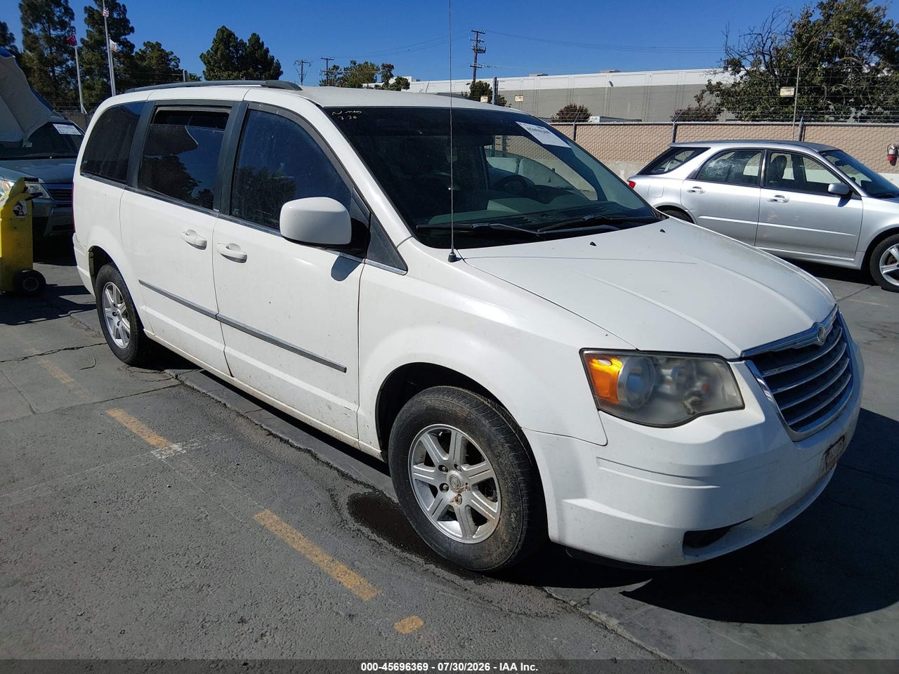 2A4RR5D17AR****** · 2010 CHRYSLER TOWN &amp; COUNTRY TOURING