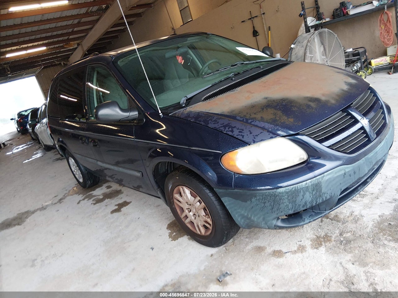 1D4GP25RX5B****** · 2005 DODGE CARAVAN SE