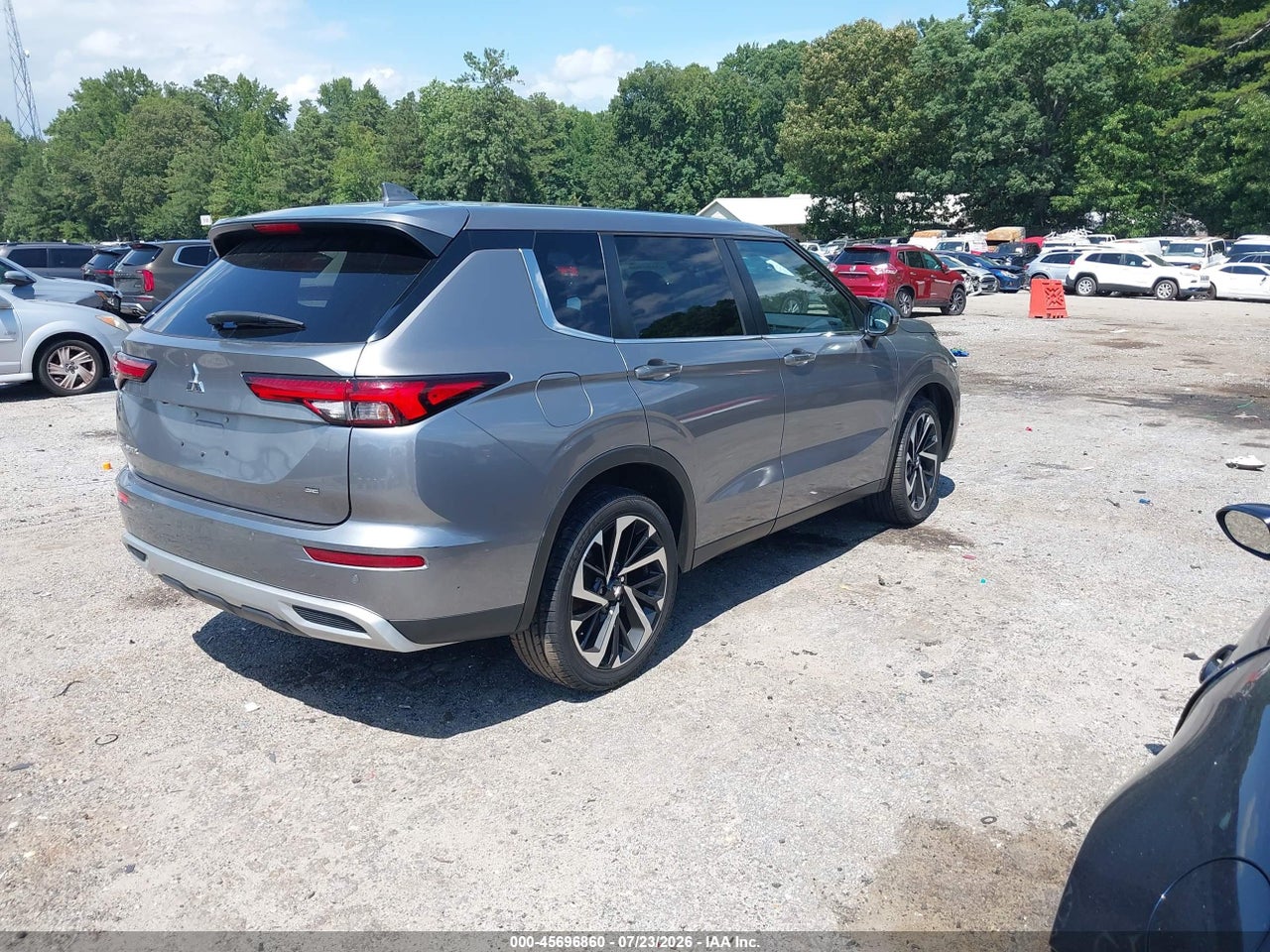 2022 MITSUBISHI OUTLANDER BLACK EDITION 2WD/SE 2.5 2WD/SE LAUNCH EDITION 2WD · 4/11