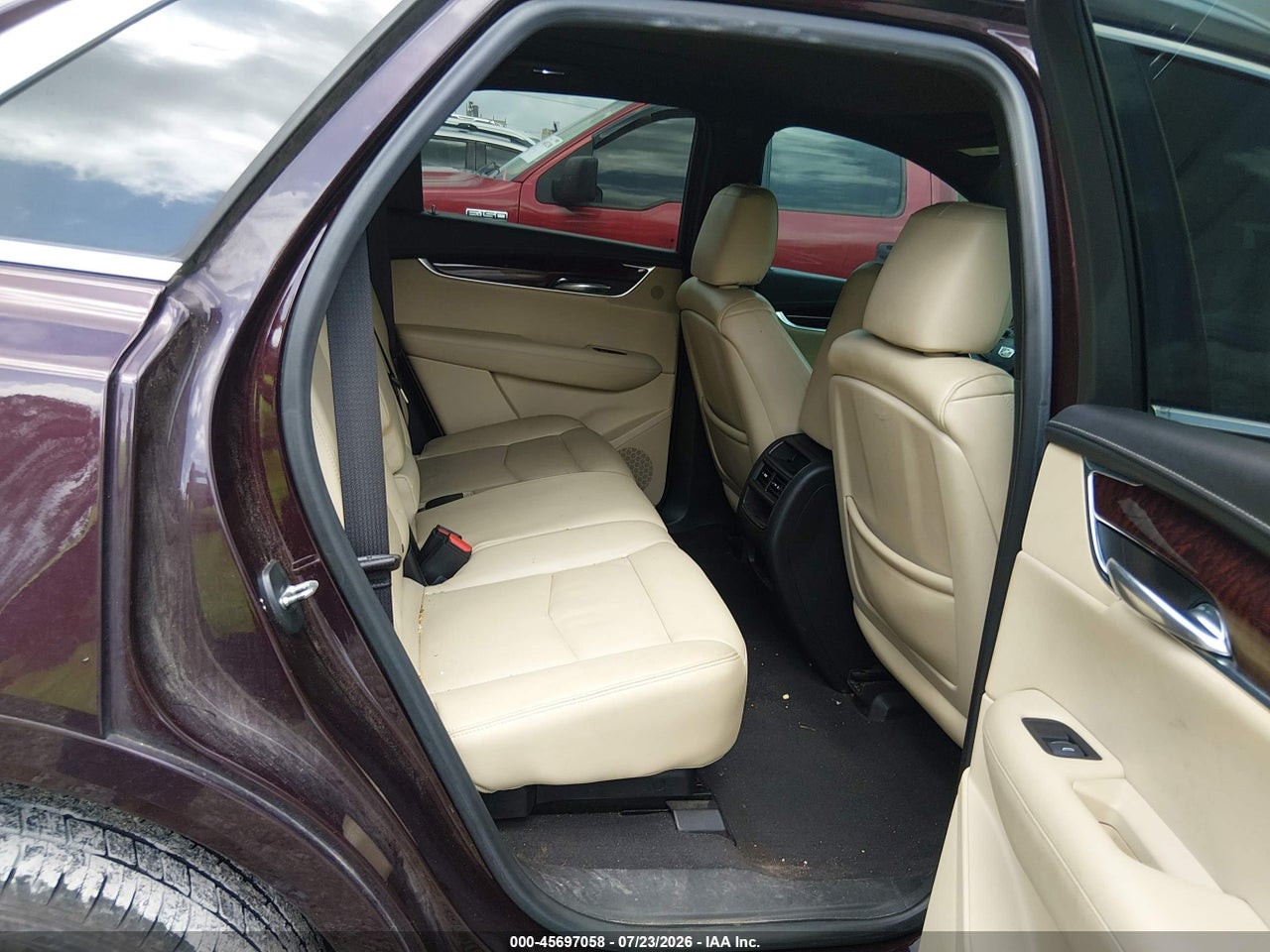 1GYKNCRS1HZ****** · 2017 CADILLAC XT5 PREMIUM LUXURY · 8/11