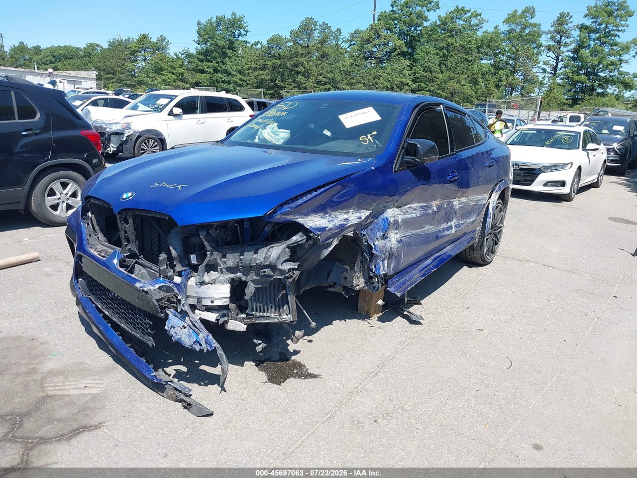 2021 BMW X6 M · 2/11