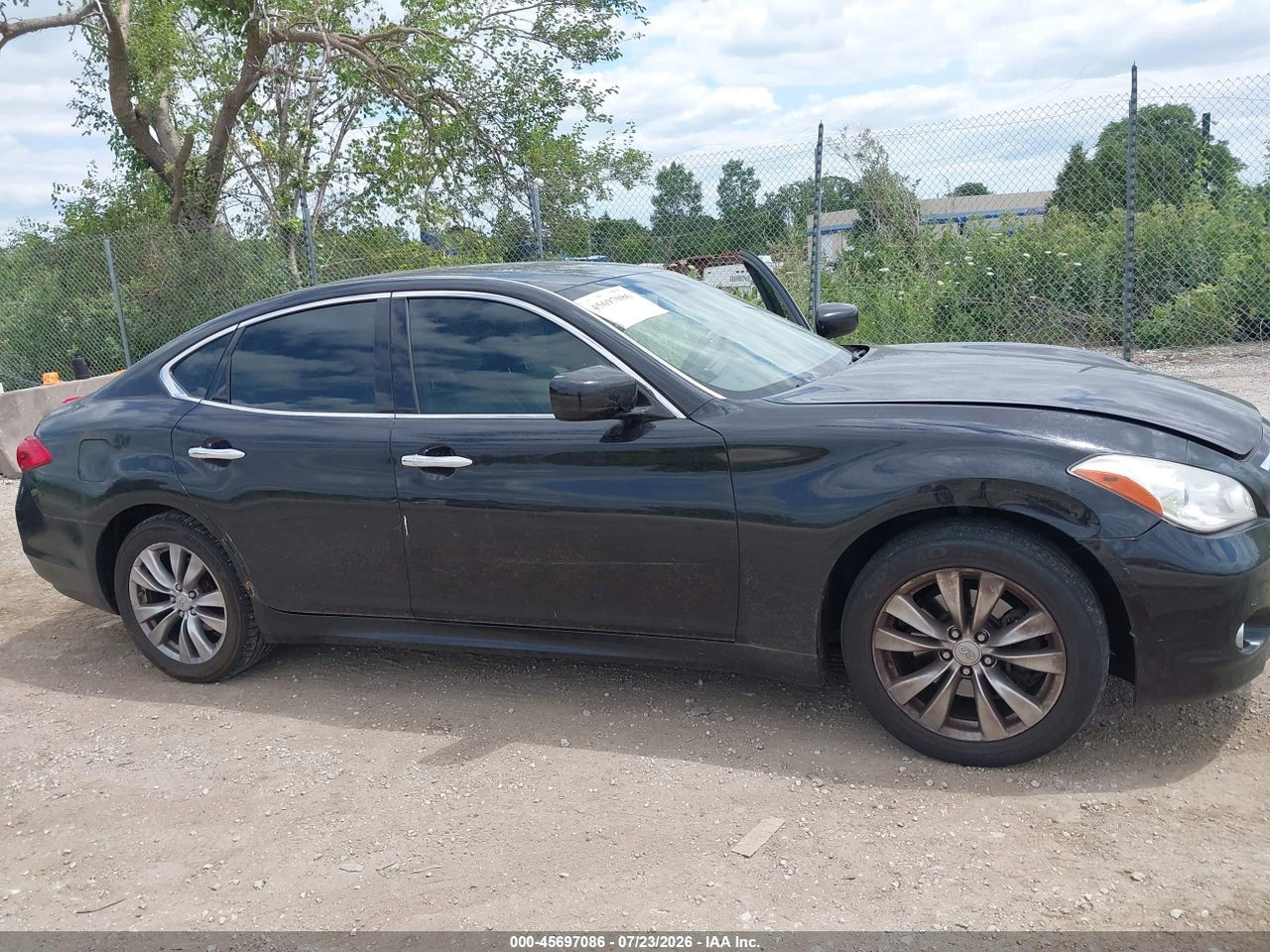 2013 INFINITI M37X · 6/11