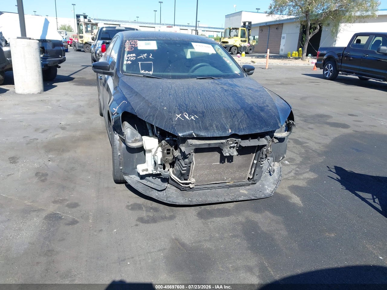 2013 VOLKSWAGEN PASSAT 2.5L WOLFSBURG EDITION · 6/11