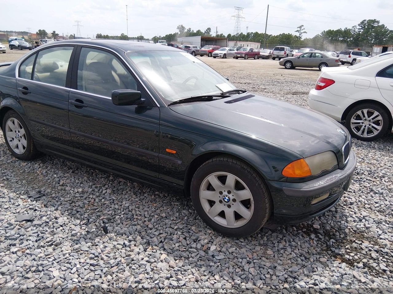 WBAAV33421F****** · 2001 BMW 325I