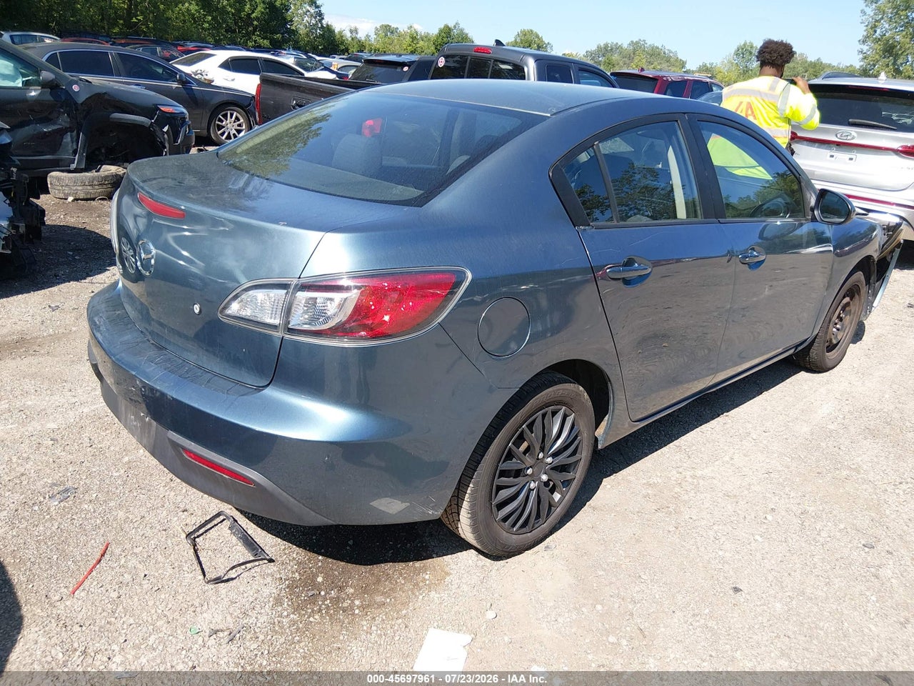 2011 MAZDA MAZDA3 I SPORT · 4/11
