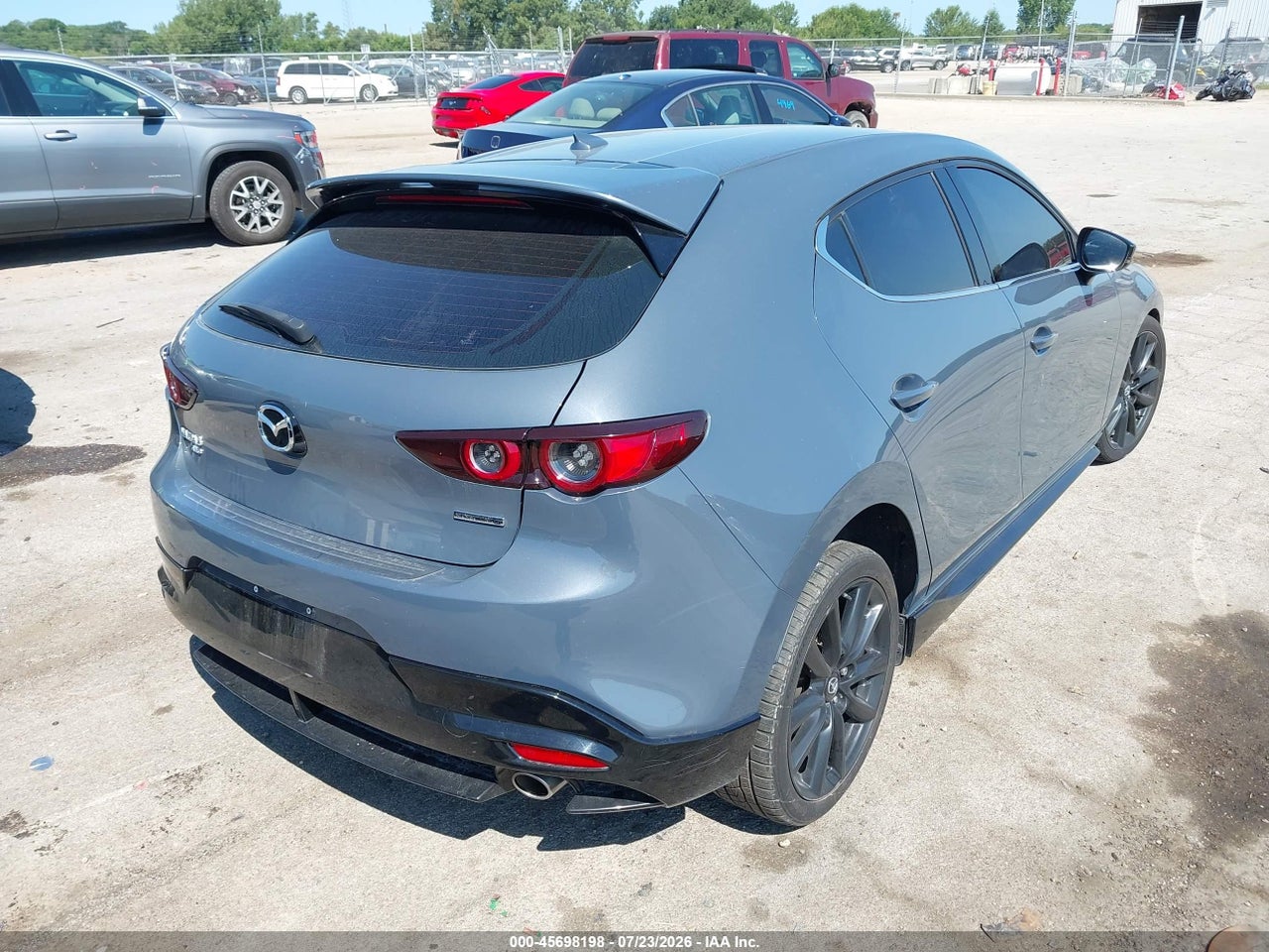 2021 MAZDA MAZDA3 PREMIUM · 4/11