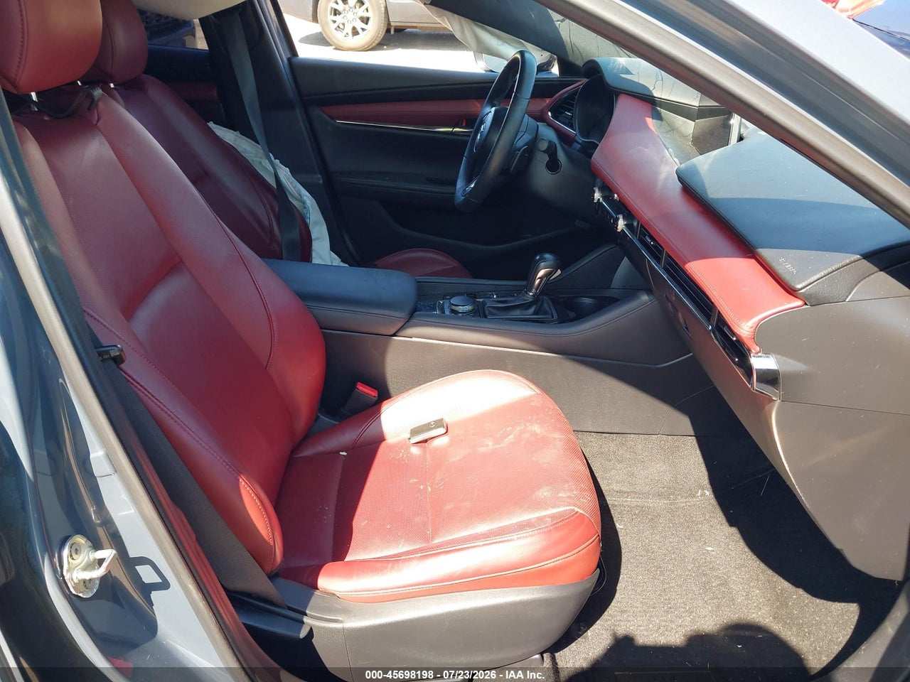 2021 MAZDA MAZDA3 PREMIUM · 5/11
