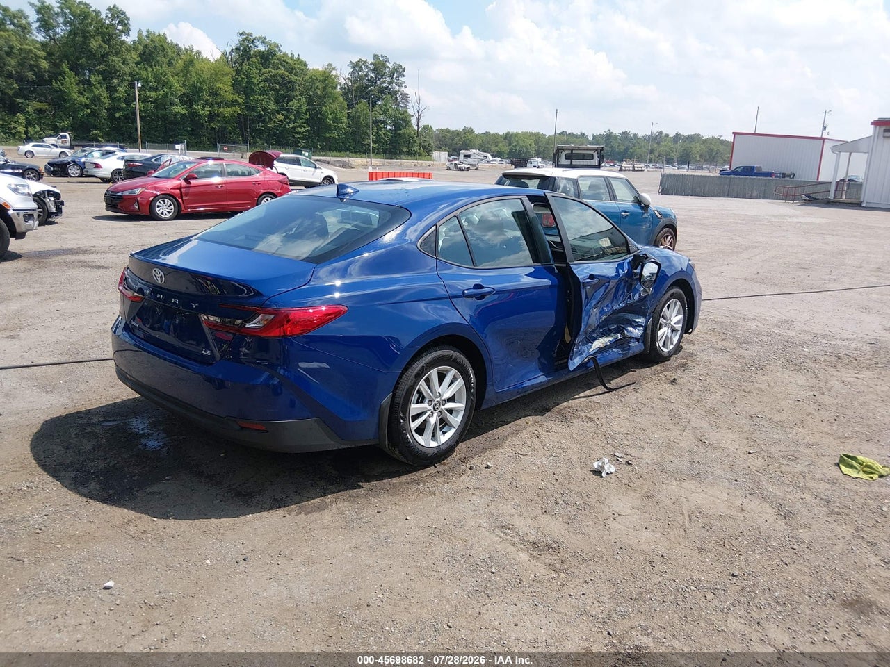 2026 TOYOTA CAMRY LE · 4/11