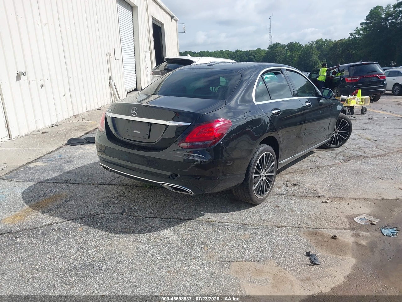 2021 MERCEDES-BENZ C 300 SEDAN · 4/10