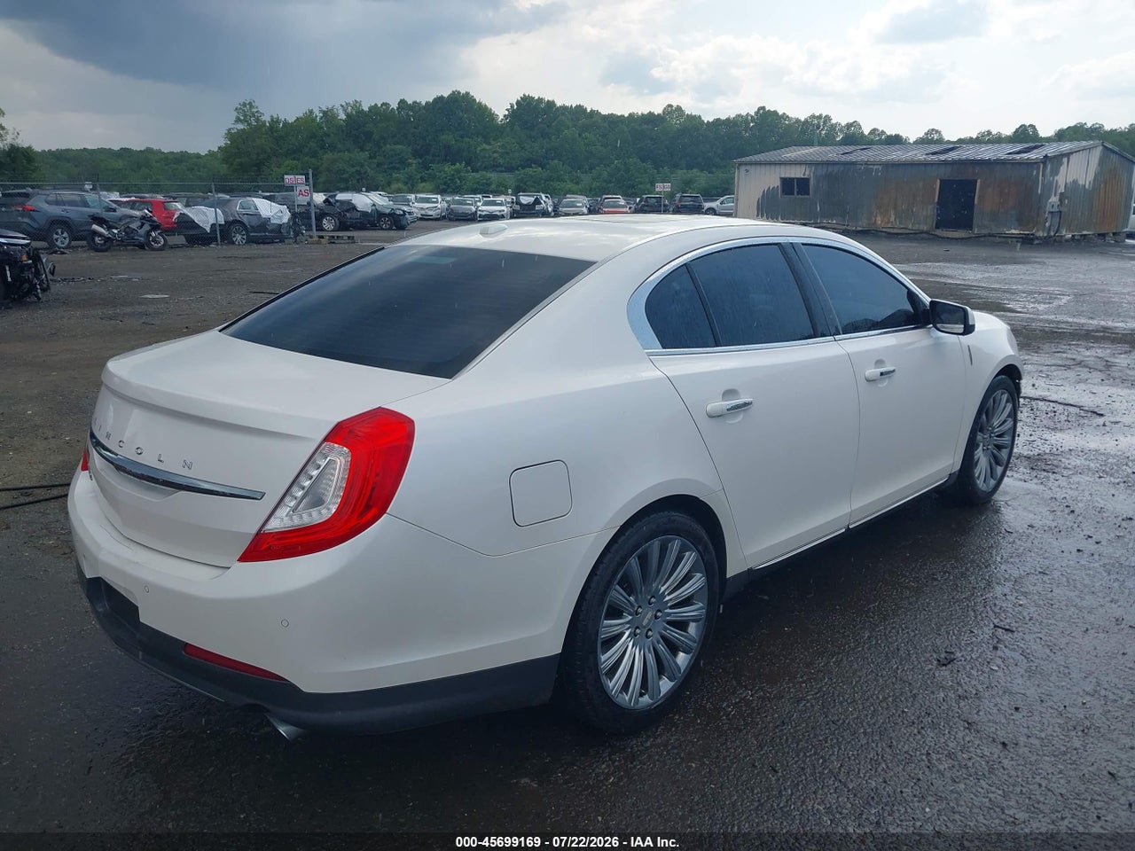 1LNHL9DK7FG****** · 2015 LINCOLN MKS   · 4/11