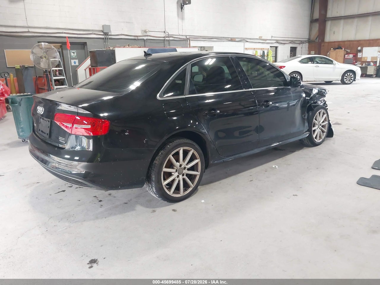 WAUBFAFL7GN****** · 2016 AUDI A4 PREMIUM · 4/11
