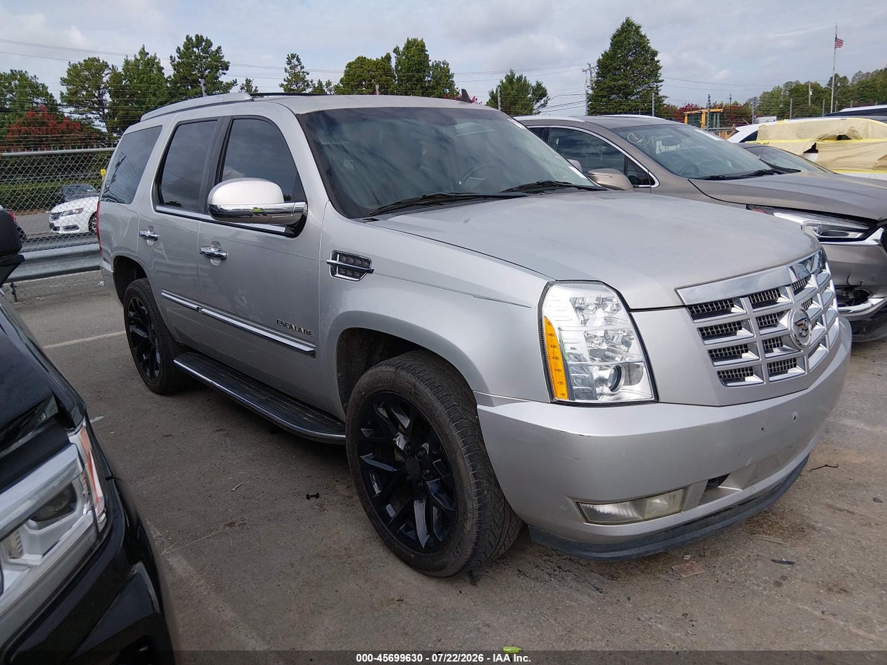 1GYS4BEF0BR****** · 2011 CADILLAC ESCALADE LUXURY