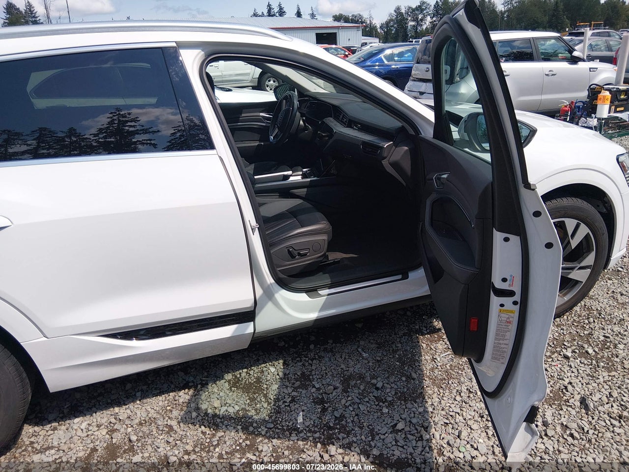 2023 AUDI E-TRON PREMIUM QUATTRO · 5/11