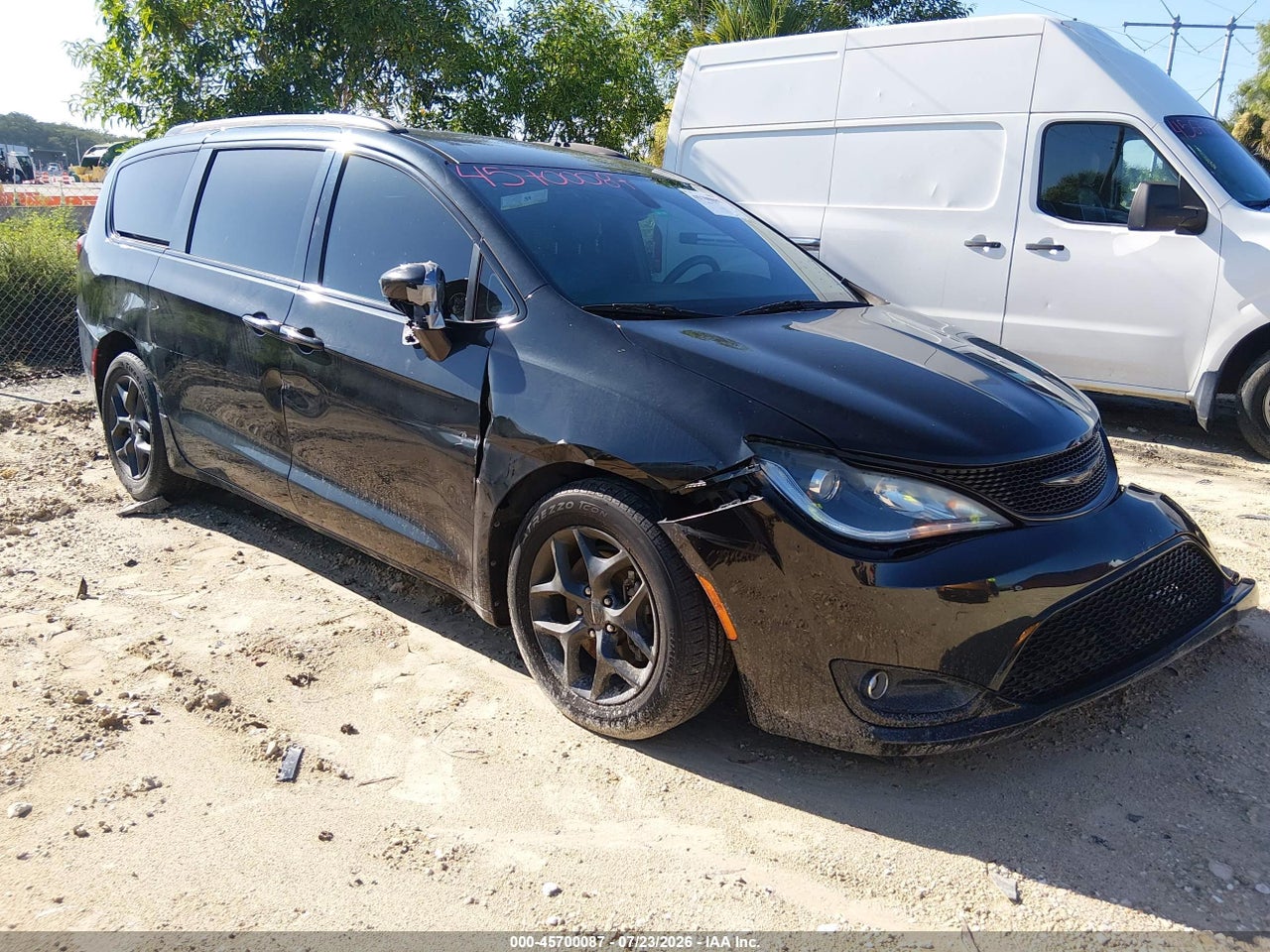2C4RC1BG0JR****** · 2018 CHRYSLER PACIFICA TOURING L