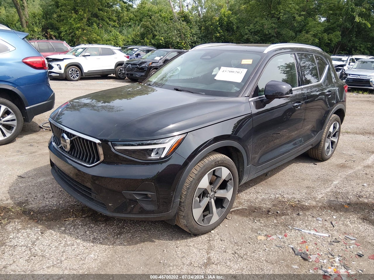 YV4L12UE0S2****** · 2025 VOLVO XC40 B5 PLUS BRIGHT THEME · 2/11