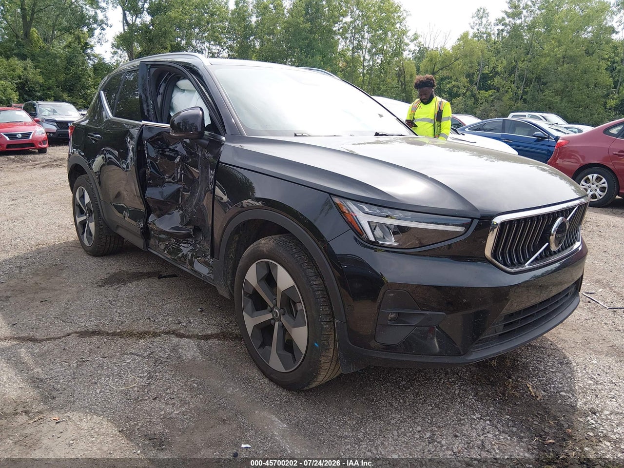 YV4L12UE0S2****** · 2025 VOLVO XC40 B5 PLUS BRIGHT THEME