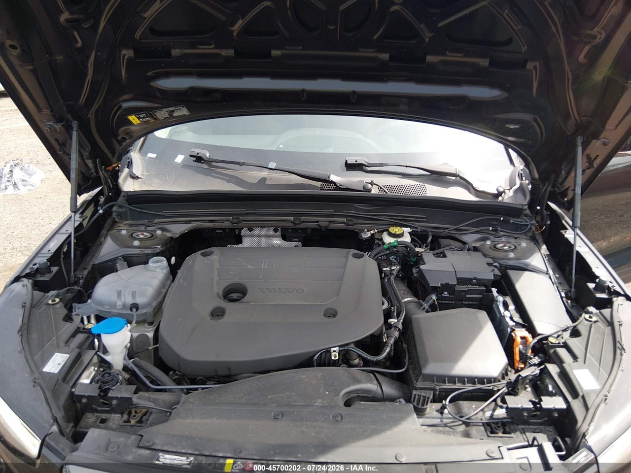 YV4L12UE0S2****** · 2025 VOLVO XC40 B5 PLUS BRIGHT THEME · 10/11